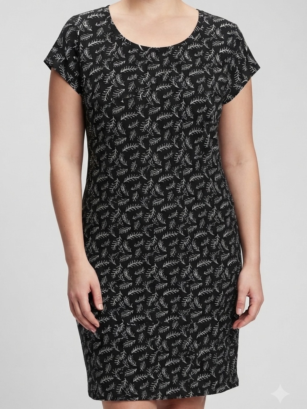 Old Navy Women's Size XL Black and White Leaf Print T-Shirt Dress Boho Floral